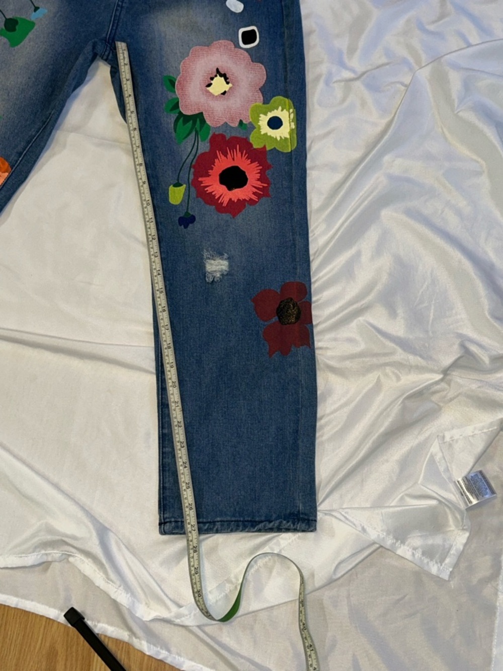 Women’s Blue Floral Appliqué Jeans - Picture 9 of 9
